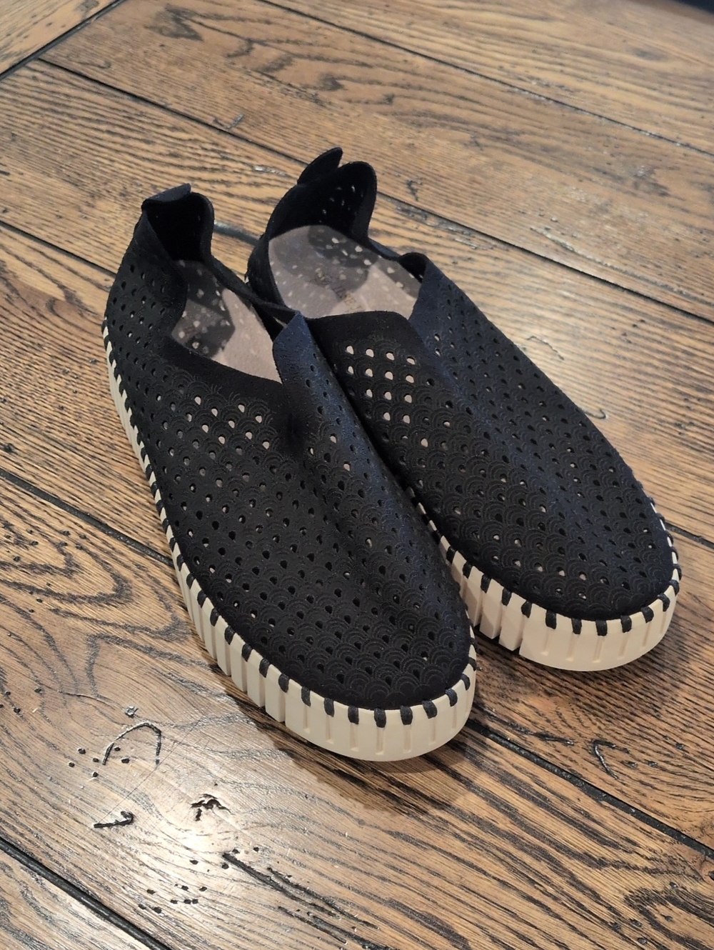 Ilse Jacobsen Black Tulip Slip-On Sneakers with Off-White Chunky Heel Size 39